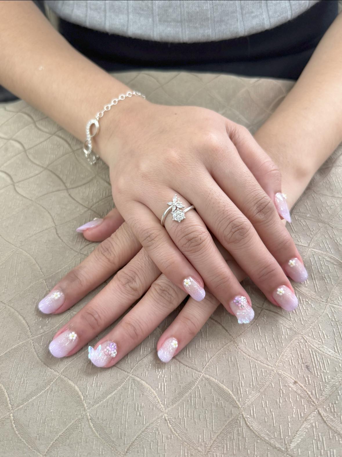 Nail service